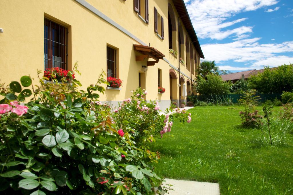 Cascina Delle Mele Bed & Breakfast Vittuone Exterior photo