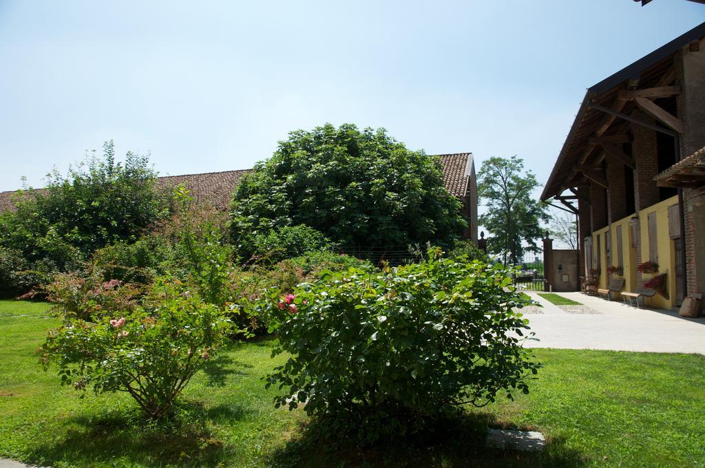 Cascina Delle Mele Bed & Breakfast Vittuone Exterior photo