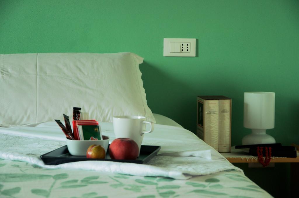 Cascina Delle Mele Bed & Breakfast Vittuone Exterior photo