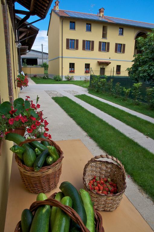 Cascina Delle Mele Bed & Breakfast Vittuone Exterior photo